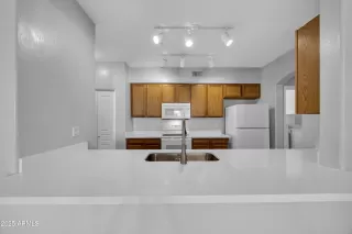 Photo #5: 6931107 Listing 