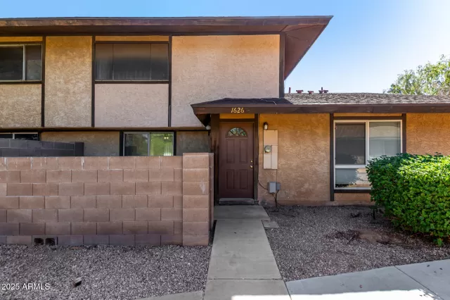 MLS: 6931117 Condo For Sale