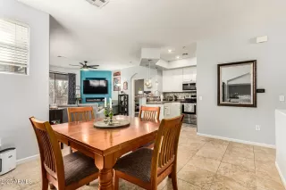 Photo #5: 6931269 Listing