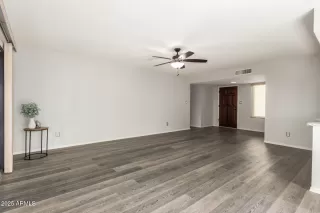 Photo #6: 6931413 Listing 