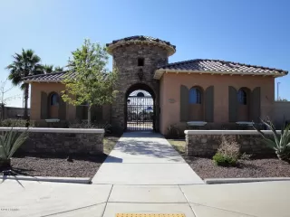 Photo #4: 6931769 Listing