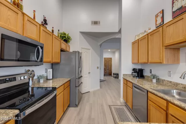 MLS: 6931822 Condo For Sale