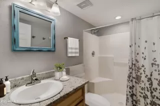 Photo #5: 6931948 Listing 