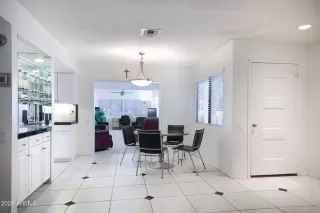 Photo #3: 6932047 Listing