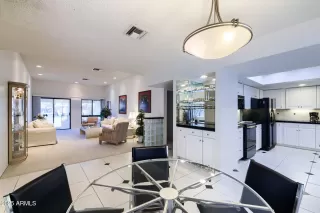 Photo #4: 6932047 Listing