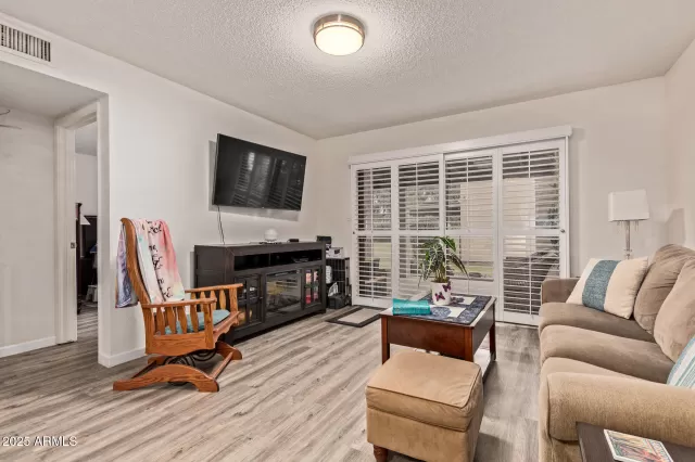 MLS: 6932252 Condo For Sale