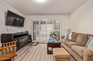 Photo #4: 6932252 Listing 