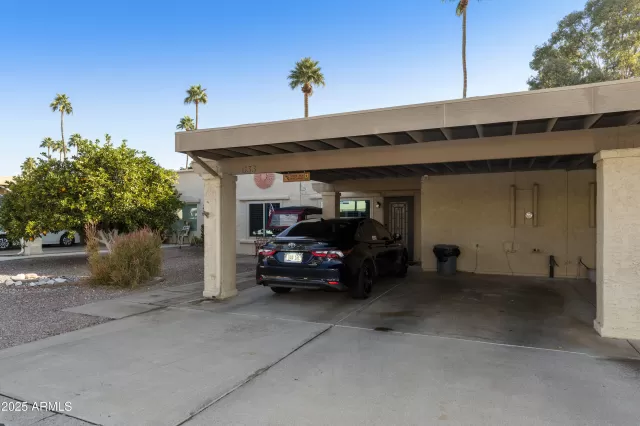 MLS: 6932505 Condo For Sale