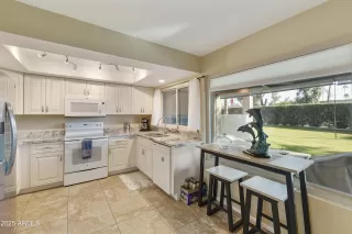 Photo #3: 6932505 Listing
