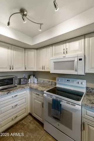 Photo #6: 6932505 Listing