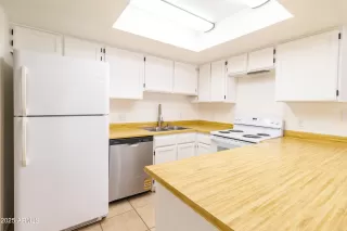 Photo #5: 6932589 Listing