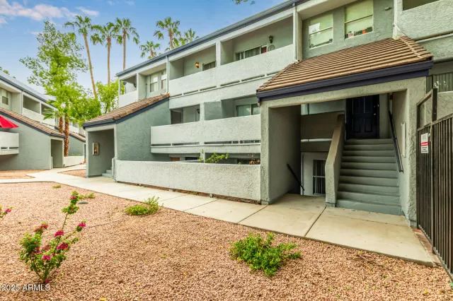 MLS: 6932604 Condo For Sale