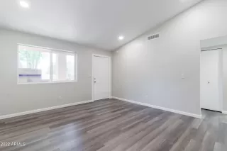 Photo #5: 6932713 Listing 