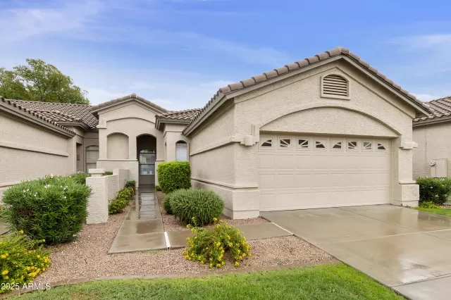 MLS: 6932812 Condo For Sale