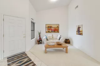 Photo #6: 6932812 Listing