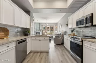 Photo #4: 6932884 Listing