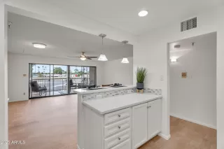 Photo #4: 6933003 Listing 