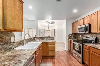 Photo #2: 6933055 Listing 