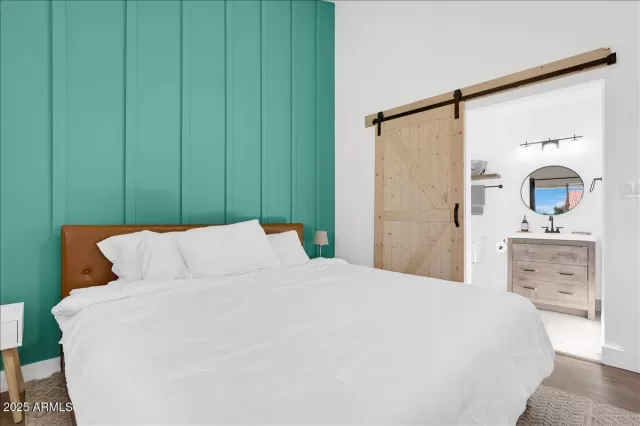 MLS: 6933164 Condo For Sale