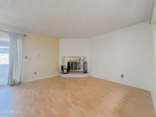 Photo #5: 6933350 Listing 