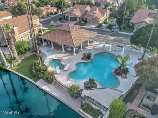 Photo #6: 6933851 Listing 