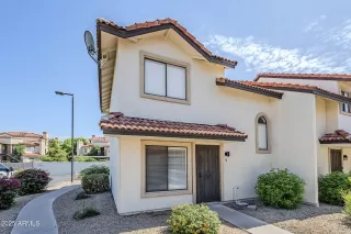 More Details about MLS # 6933884 : 2927 N OREGON STREET#9