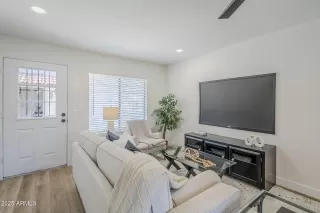 Photo #2: 6933884 Listing