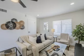 Photo #4: 6933884 Listing