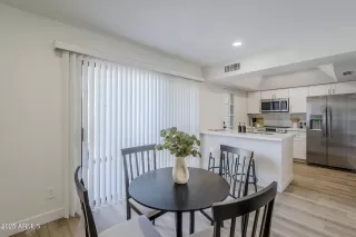 Photo #6: 6933884 Listing