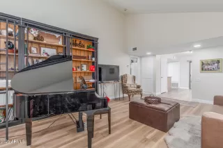 Photo #2: 6934050 Listing 