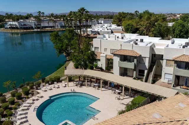 MLS: 6934052 Condo For Sale