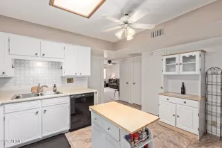 Photo #4: 6934070 Listing 