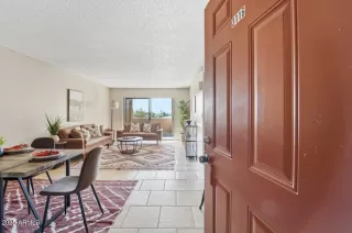 Photo #6: 6934609 Listing