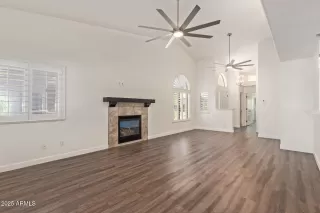 Photo #3: 6934843 Listing