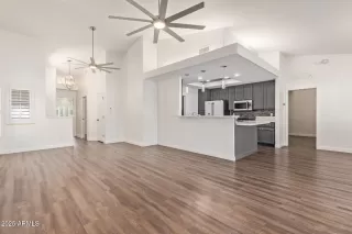 Photo #4: 6934843 Listing