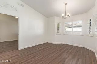 Photo #5: 6934843 Listing