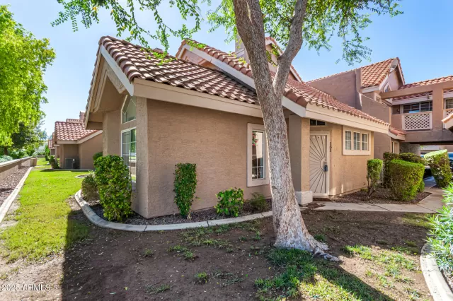 MLS: 6934913 Condo For Sale