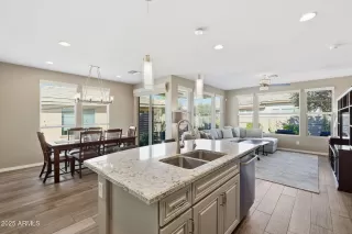 Photo #4: 6934930 Listing 