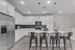 Photo #3: 6934939 Listing 