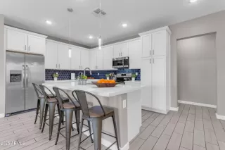 Photo #5: 6934939 Listing 