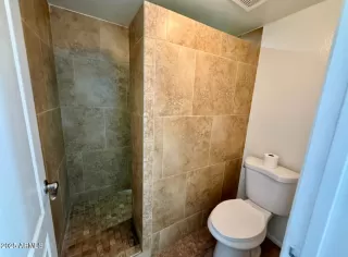 Photo #5: 6935029 Listing