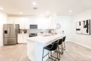 Photo #1: 6935287 Listing