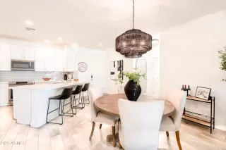 Photo #4: 6935287 Listing