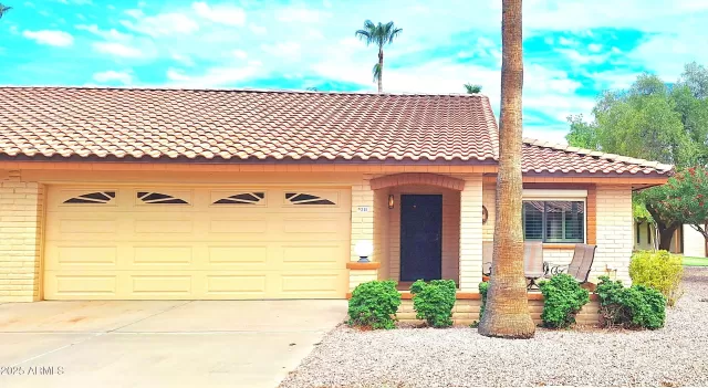 MLS: 6935325 Condo For Sale