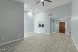 Photo #4: 6935402 Listing 