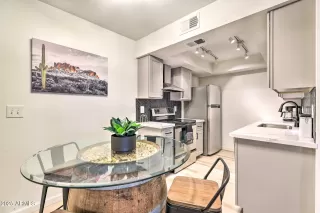 Photo #6: 6935406 Listing