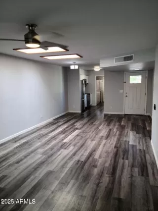 Photo #6: 6935457 Listing 