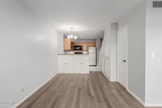 Photo #5: 6935639 Listing 