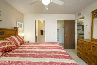 Photo #6: 6935979 Listing 