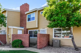 Photo #5: 6936191 Listing 